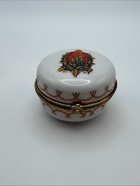 Imperial Romanov Porcelain Handpainted Gold Trim Trinket Vanity Box Oval
